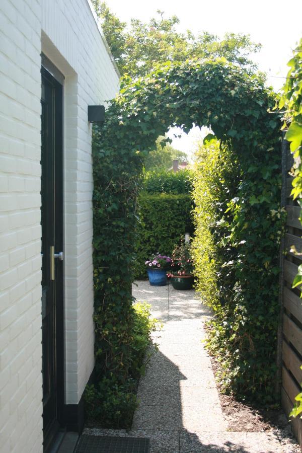 Bed & Breakfast Zeeuws Gelukkig Serooskerke  エクステリア 写真